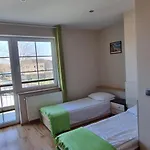 W Zielonym Domku *
