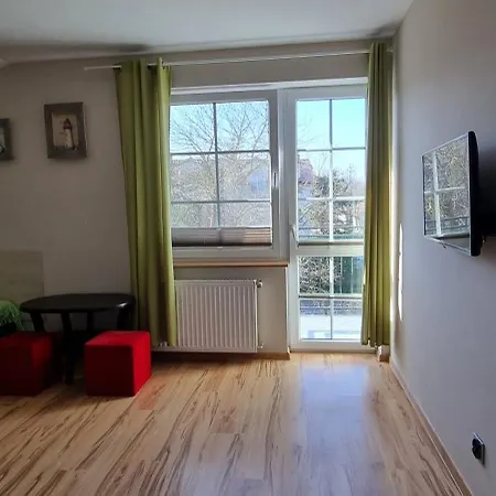 ホームステイ W Zielonym Domku Łazy