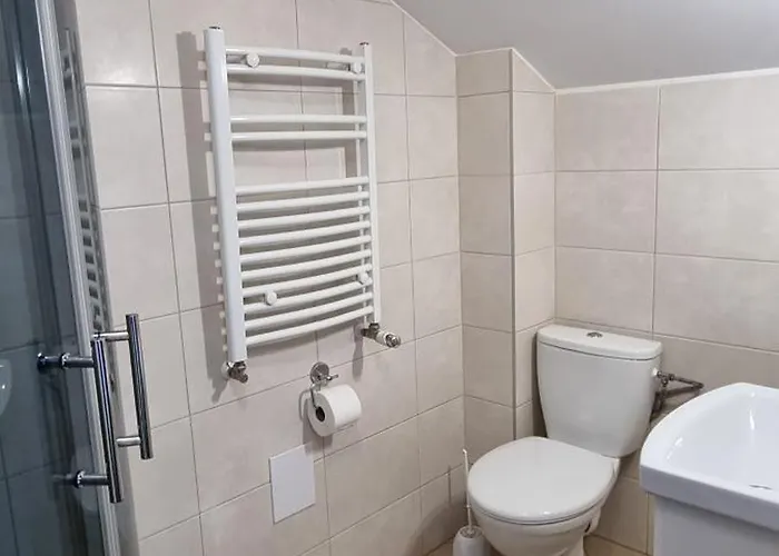 W Zielonym Domku Kwatera prywatna Łazy